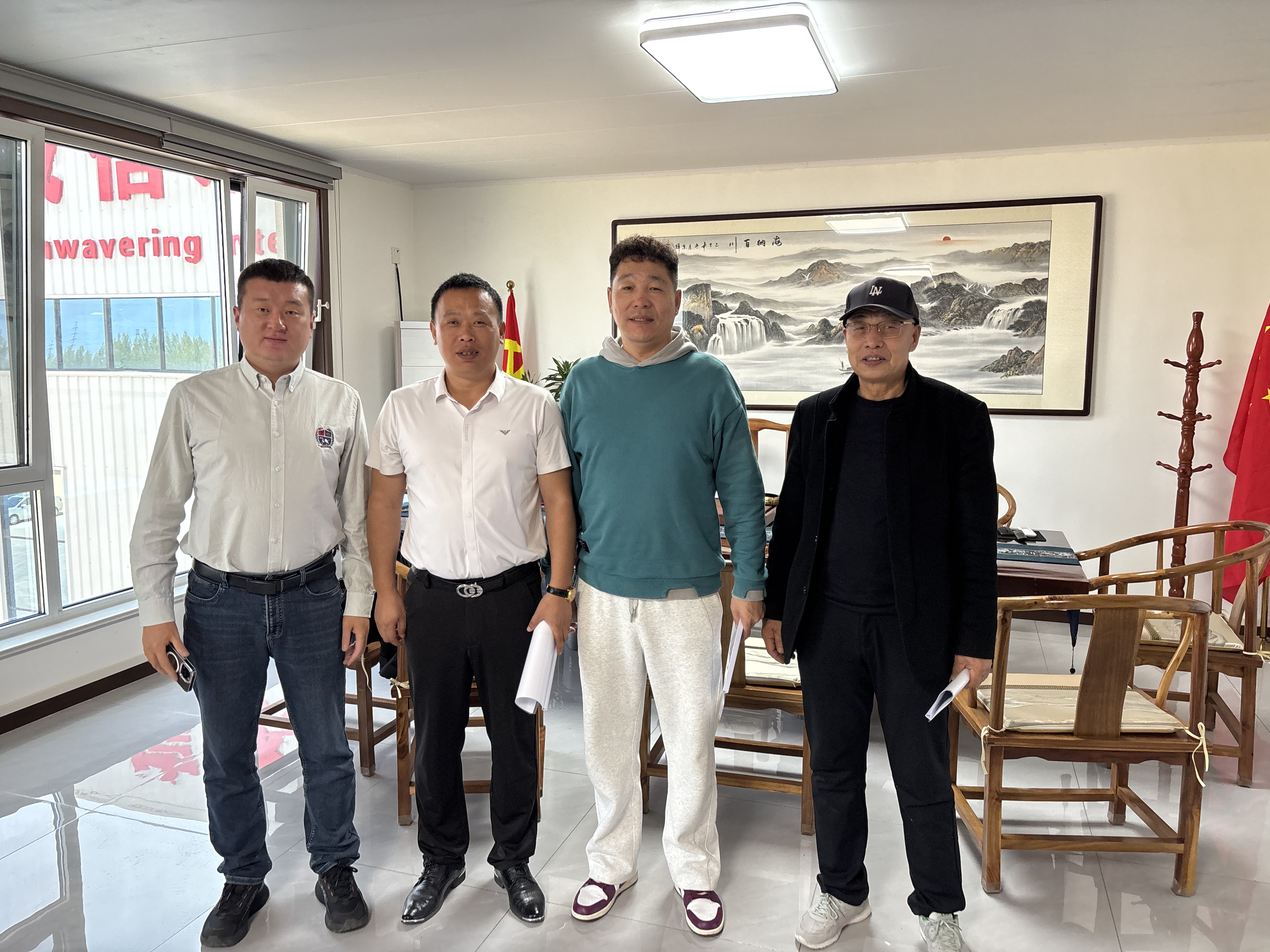 Qingzhou Jinqi assinou com sucesso um pedido de equipamento de mineração e beneficiamento de ouro com clientes da Mongólia