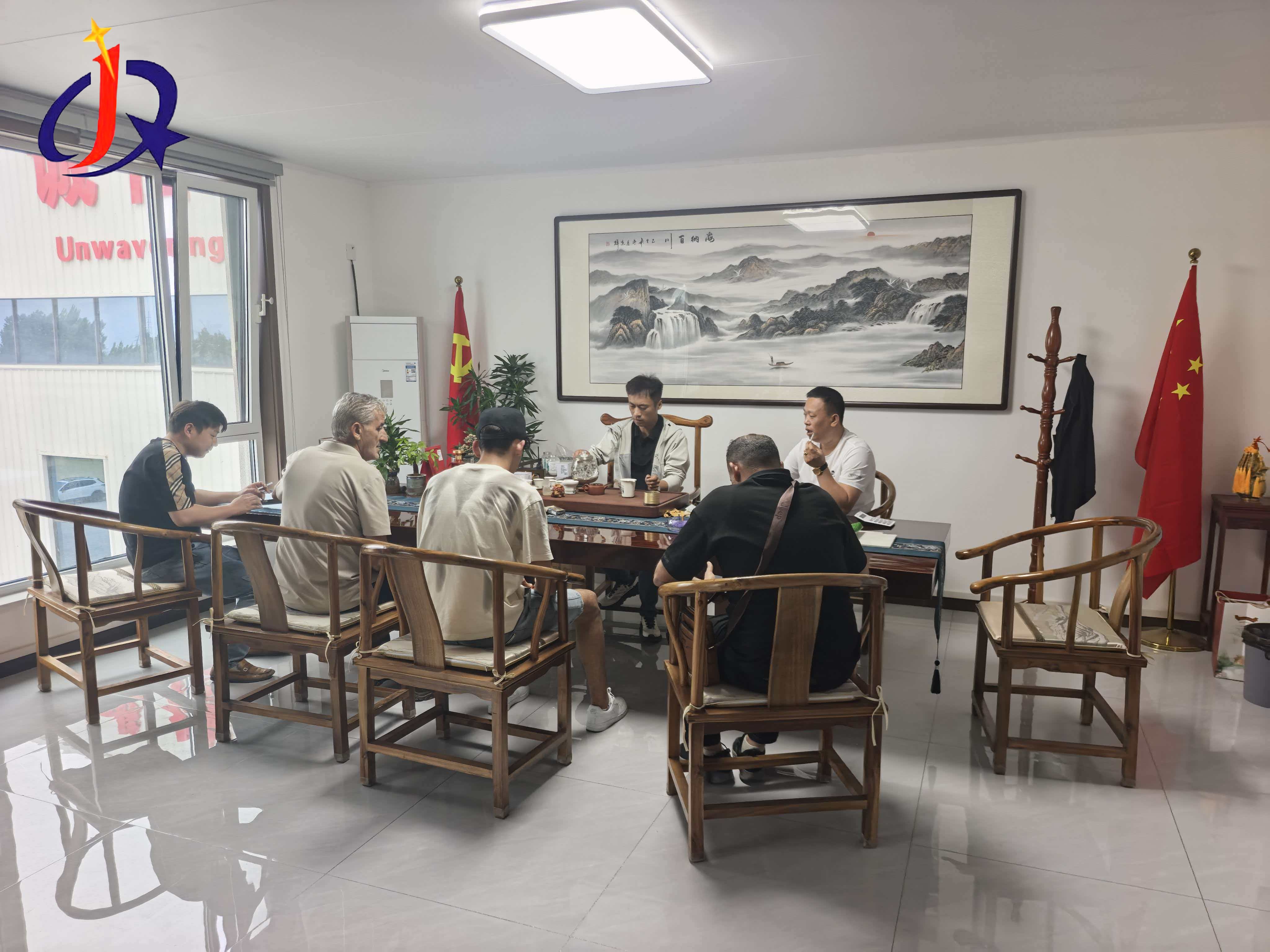 Distribuidores colombianos de equipamentos de processamento de ouro visitam a Jinqi Machinery para cooperação no mercado sul-americano